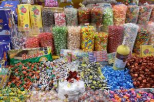 Narcomenudistas disfrazan drogas en dulces en Puebla para venderlas en escuelas: SSP