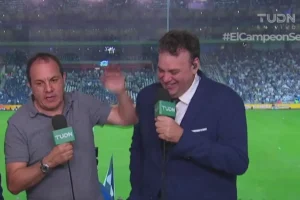 (VIDEO) Pelea de Cuauhtémoc Blanco y Faitelson se calienta