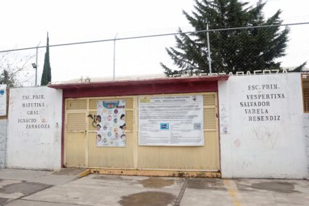 Separan a 43 funcionarios por entrega de plazas irregulares en Puebla