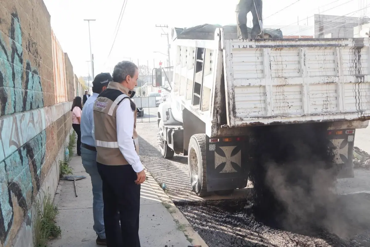 El Gobierno de Pepe Chedraui mejora las vialidades de la capital con el programa de bacheo permanente