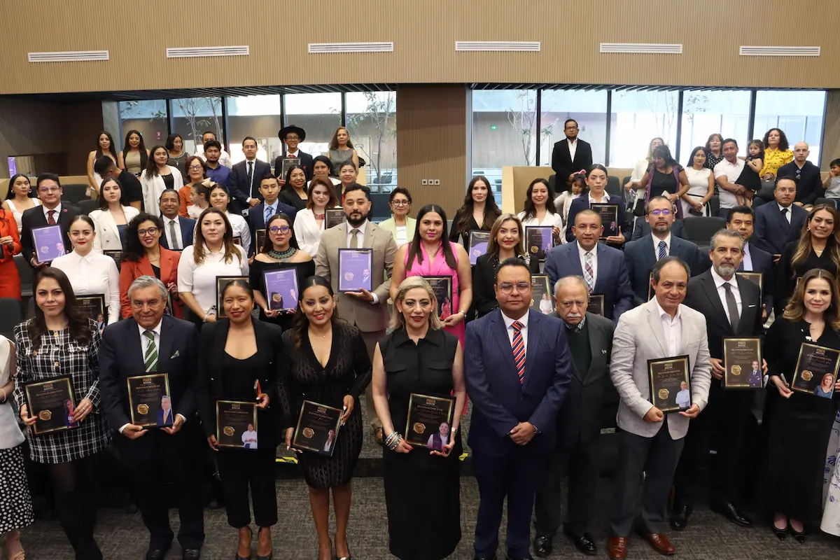 Realizan en el Congreso del Estado la entrega de reconocimientos “Poder 2026”