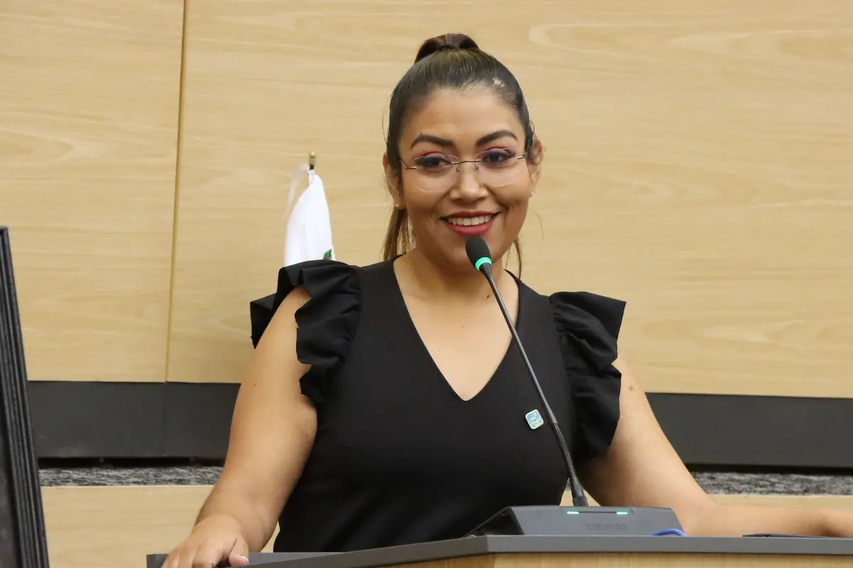 Plantea Leonela Martínez reforma al Código Civil para proteger el interés superior de menores en viajes internacionales