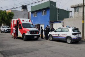Matan a un hombre a golpes en Tres Cruces; investigan posible agresión familiar
