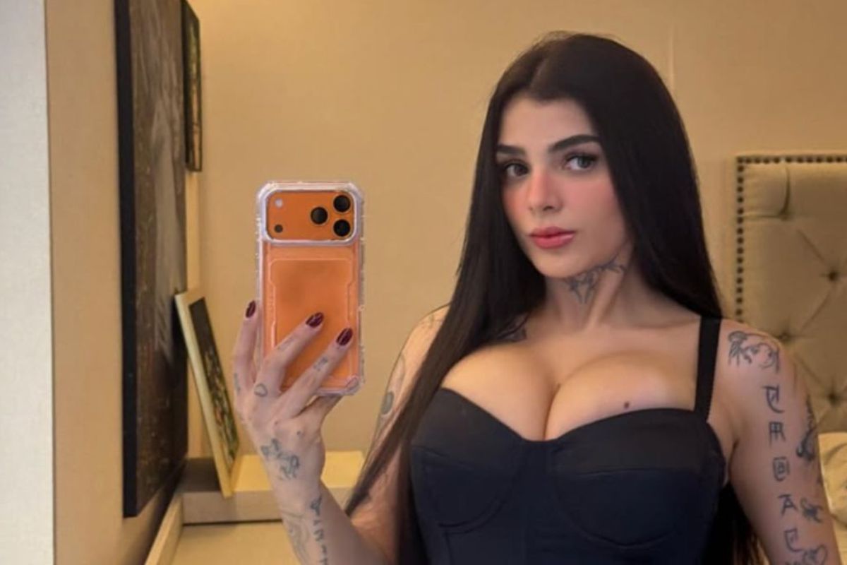 Karely Ruiz busca asistente personal