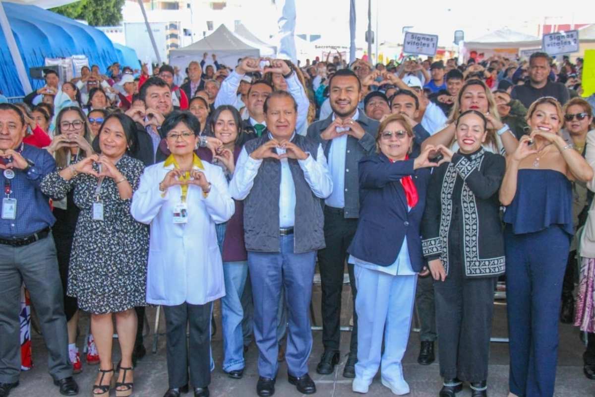 Roberto Solís y Alejandro Armenta unen esfuerzos en una masiva jornada de salud en Huejotzingo. 2 Roberto Solís y Alejandro Armenta unen esfuerzos en una masiva jornada de salud en Huejotzingo.
