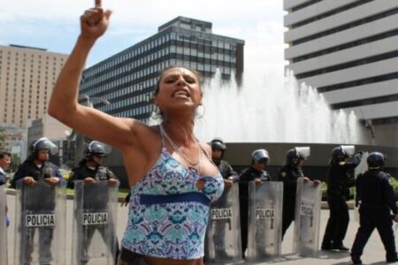 ¿Cuándo y dónde estará Kenya Cuevas en Puebla?