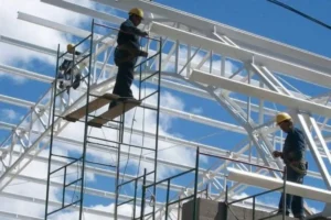 Trabajador de la Feria de Puebla 2026 cae durante montaje
