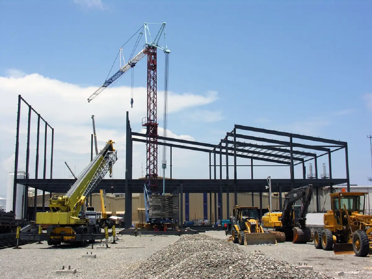 Trabajador de la Feria de Puebla 2026 cae durante montaje 