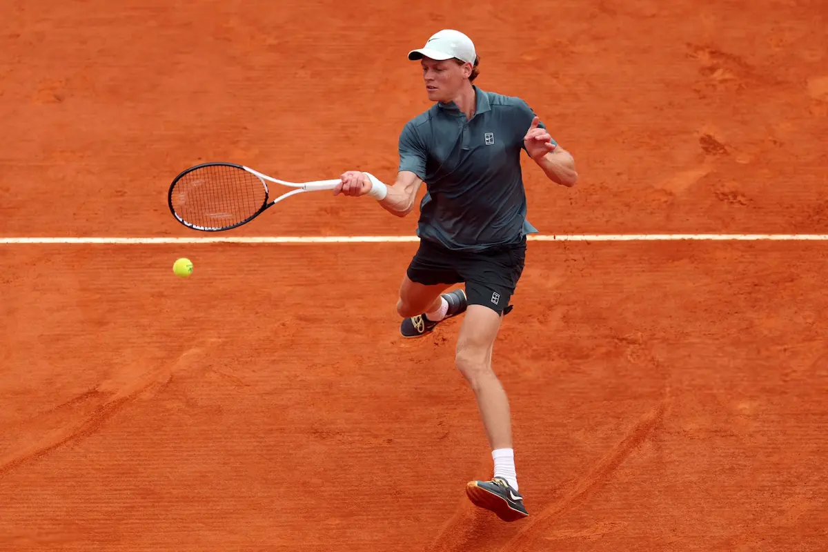 Sinner conquista Montecarlo y recupera el número uno tras vencer a Carlos Alcaraz