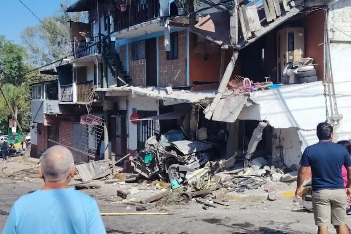 Conjunto Primavera sufre accidente carretero