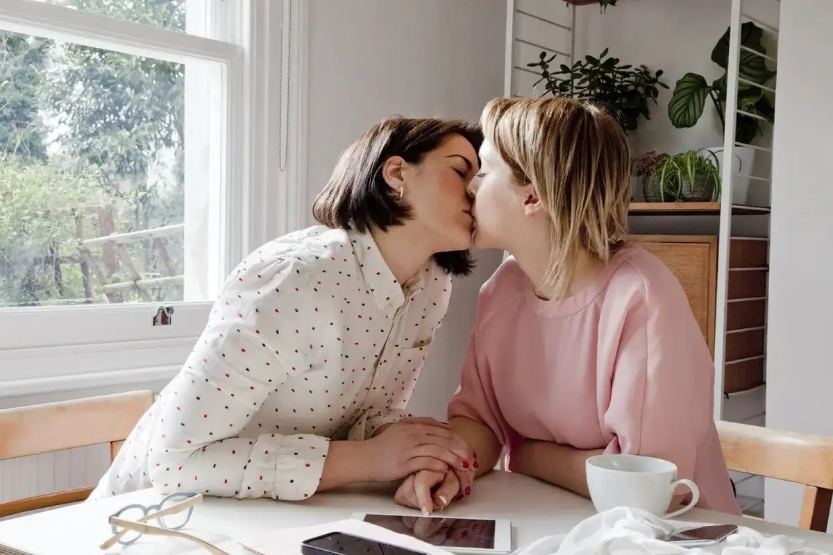 ¿Por qué se celebra el Día Internacional del Beso el 13 de abril?