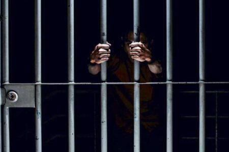 Proponen hasta 6 años de cárcel por explotar a menores en bares en Puebla; pena aplica para sus papás 12 Proponen cárcel por explotar menores en bares de Puebla