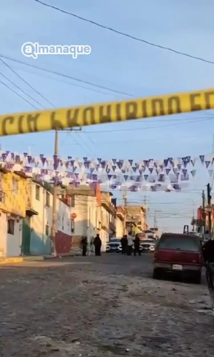 Balacera en Lomas 5 de Mayo: disparan contra vivienda e incendian camioneta