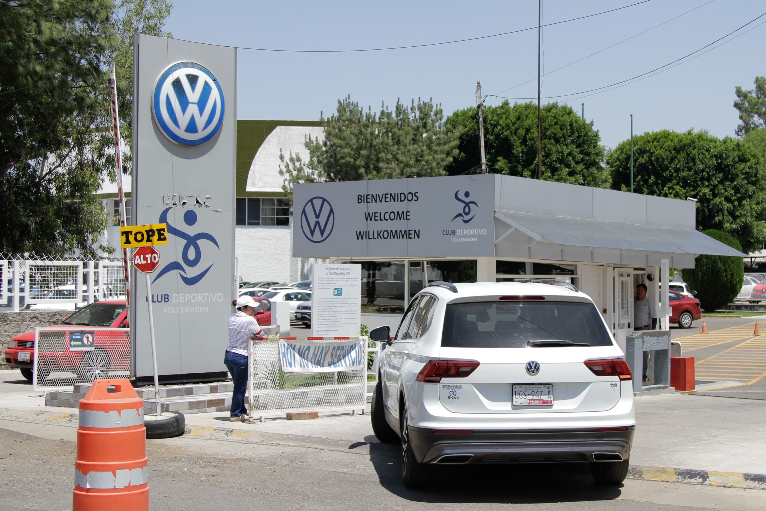 Sindicato de Volkswagen convoca a asambleas para definir aumento salarial y posible huelga en Puebla