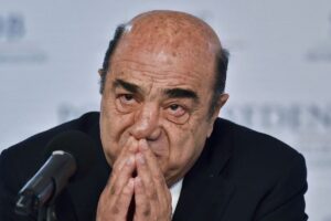 ¿Por qué hospitalizan a Jesús Murillo Karam y cuál es su estado de salud?