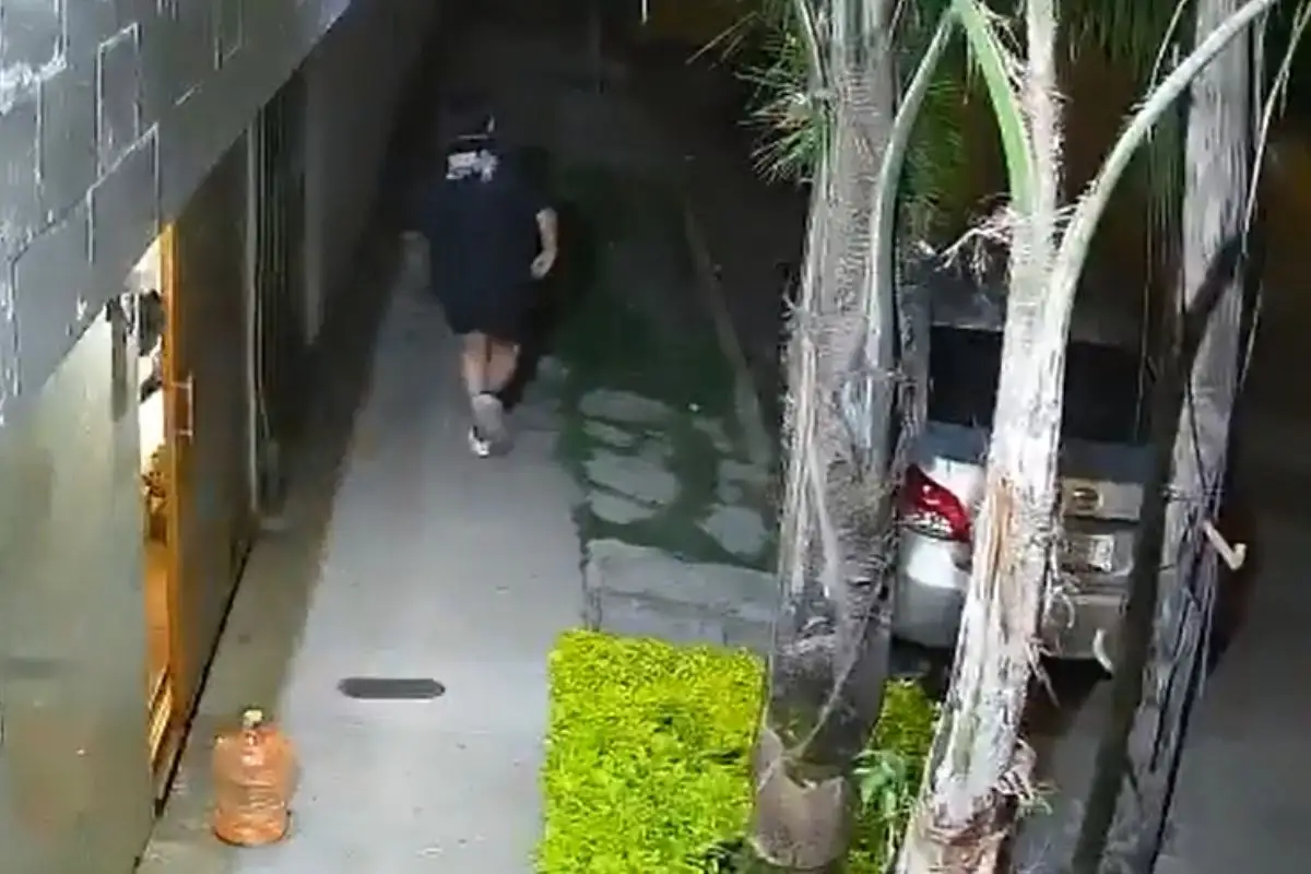 Acosador en San Manuel es captando acechando a mujer