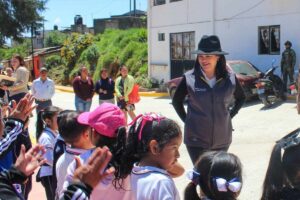 SenderoDePaz- Bety Sánchez inaugura calle en la colonia Niños Héroes