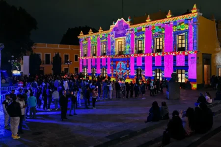 Un éxito el Festival Glow Puebla