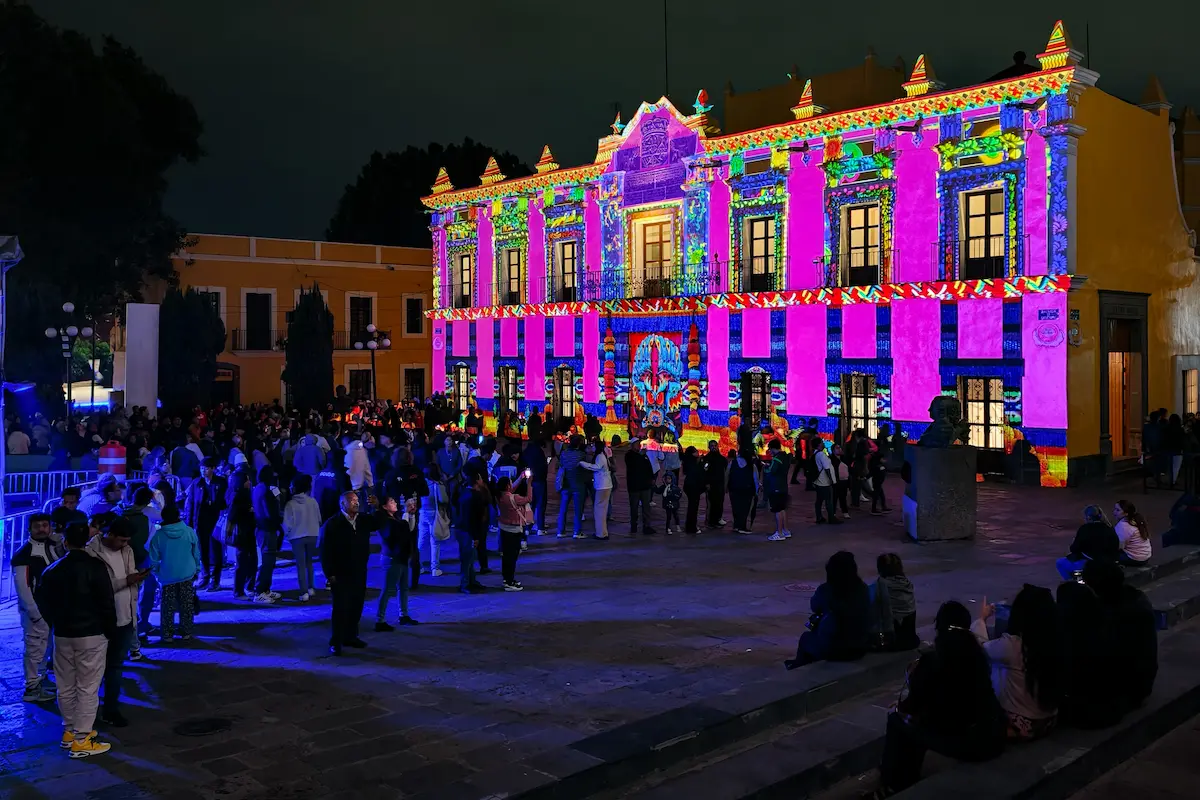 Un éxito el Festival Glow Puebla
