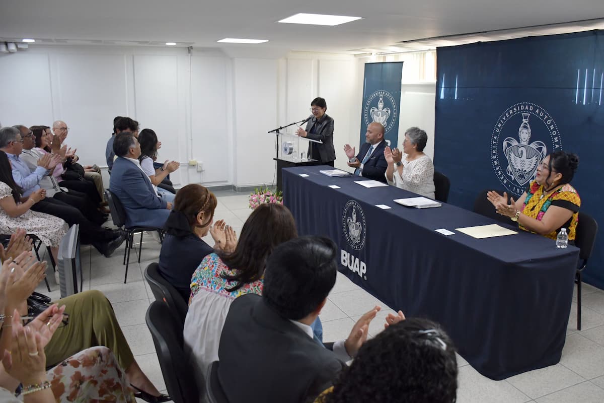 Lilia Cedillo toma protesta a María Inés Antonio Villanueva directora de la prepa “Lic. Benito Juárez García”