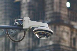 Colocan 77 cámaras de seguridad en el Centro de Puebla operadas con IA