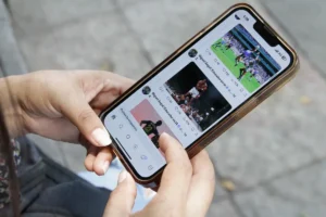 Pide Armenta regular uso del celular en niños de Puebla