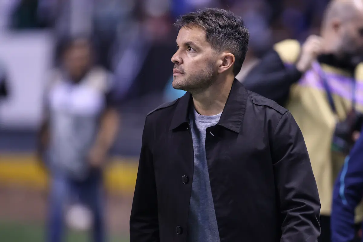 Cruz Azul cesa a Nicolás Larcamón tras racha negativa