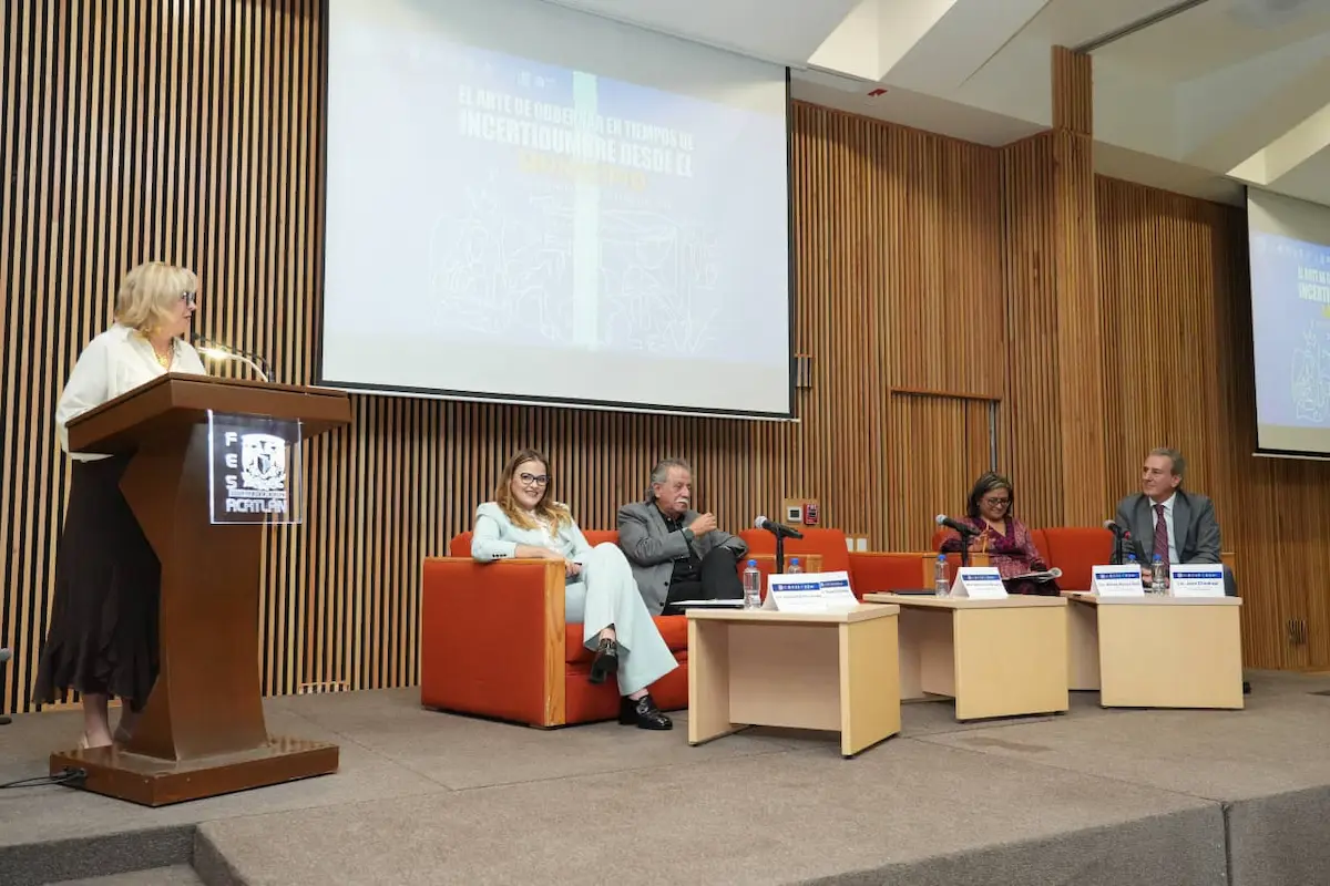 Pepe Chedraui participa en coloquio internacional de la UNAM sobre gobernanza