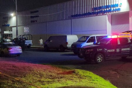 Asaltan y balean a cuentahabiente en el Periférico Ecológico tras retirar dinero en plaza comercial