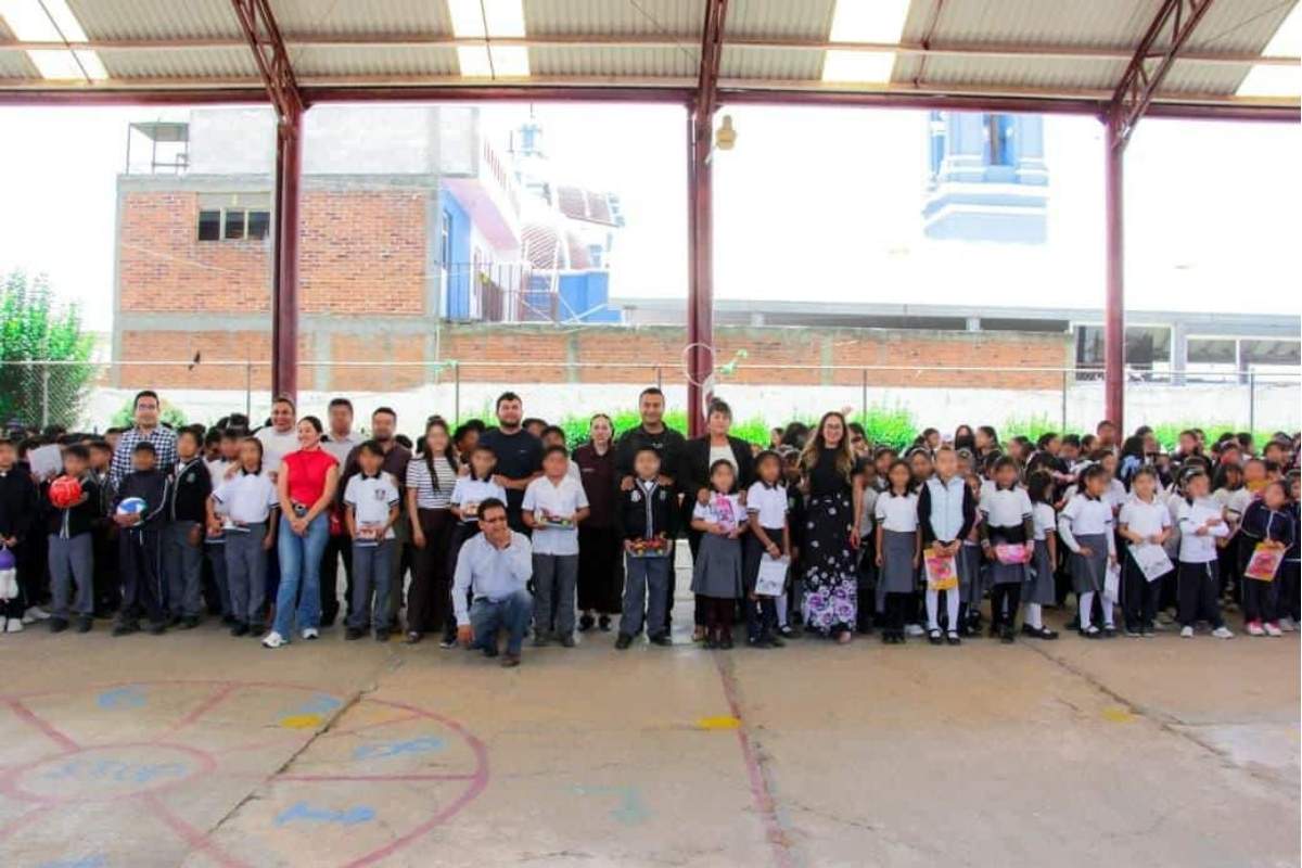 Roberto Solís arranca entrega masiva y diaria de juguetes para las niñas y niños de Huejotzingo