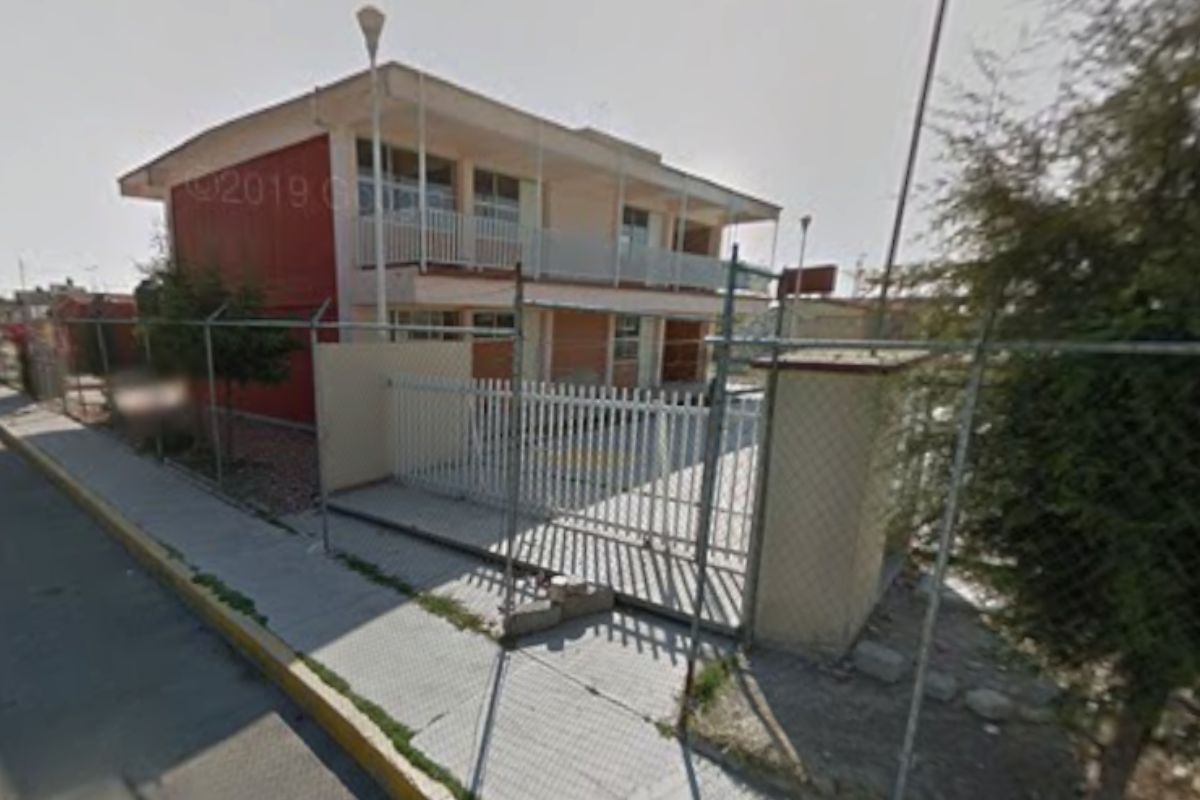 Acusan a conserje de espiar a alumnas en el baño de escuela en Ocoyucan