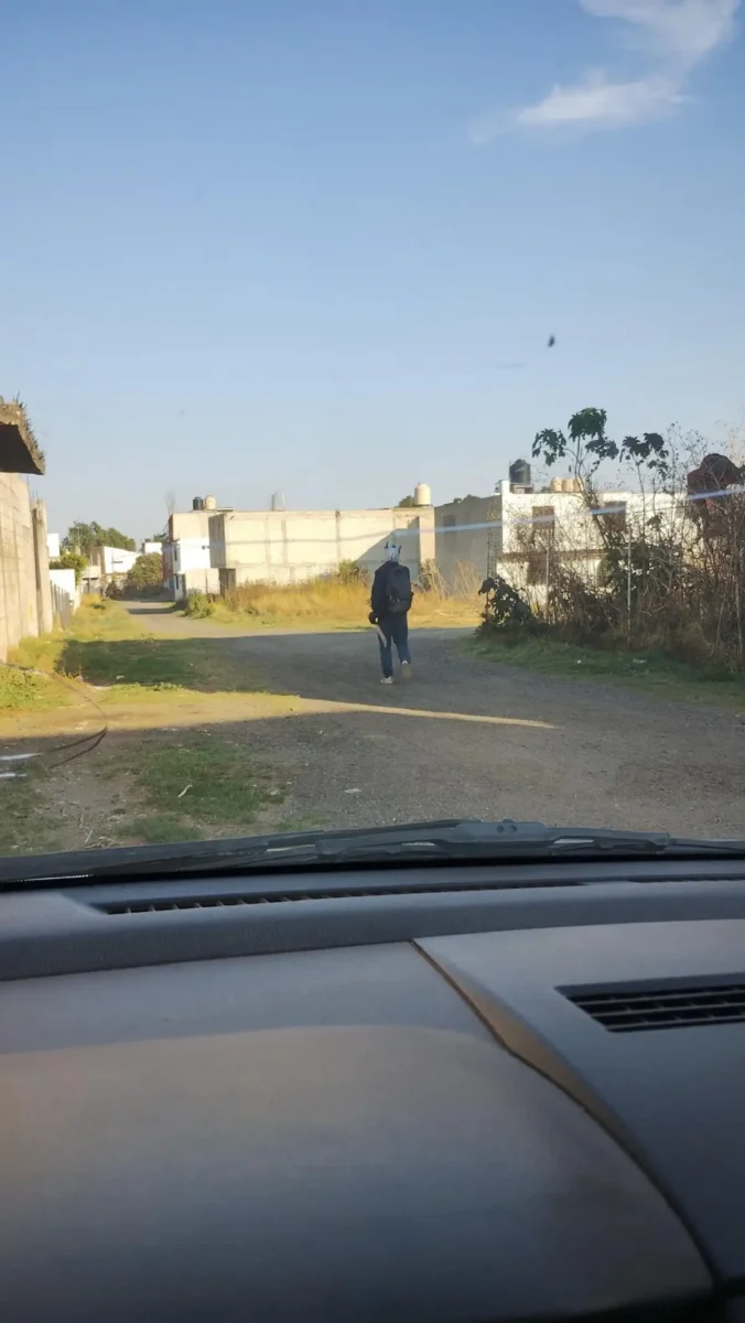 Payaso con machete en Puebla es captado en la calle