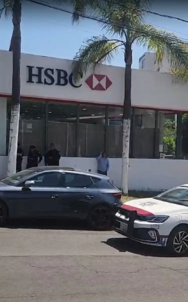 (VIDEO) Balean a ministeriales en La Paz y hay un herido