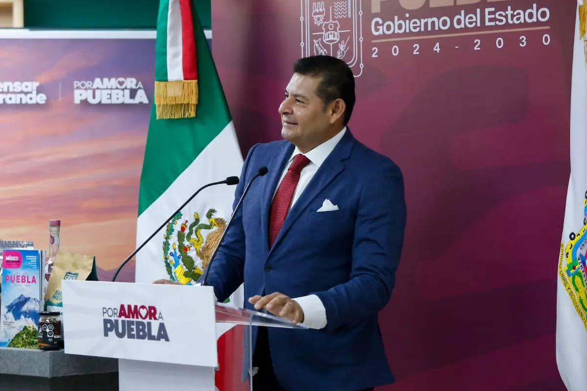 Con función de lucha libre, Pepe Chedraui celebra el Día de la Niñez