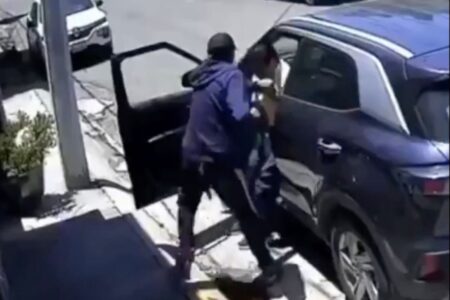 Ladrón se dispara solo tras intentar escapar de su víctima en Edomex