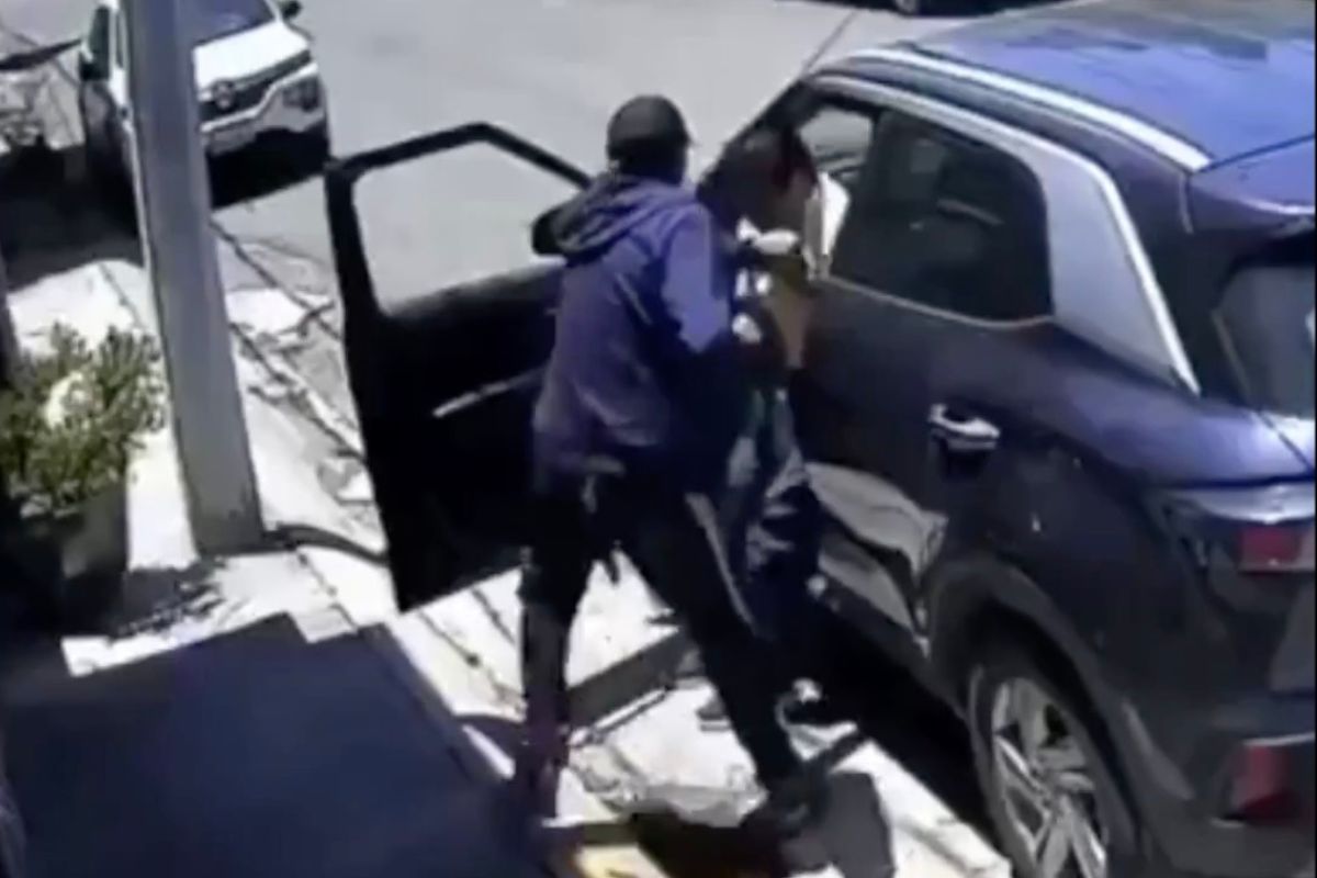 Ladrón se dispara solo tras intentar escapar de su víctima en Edomex