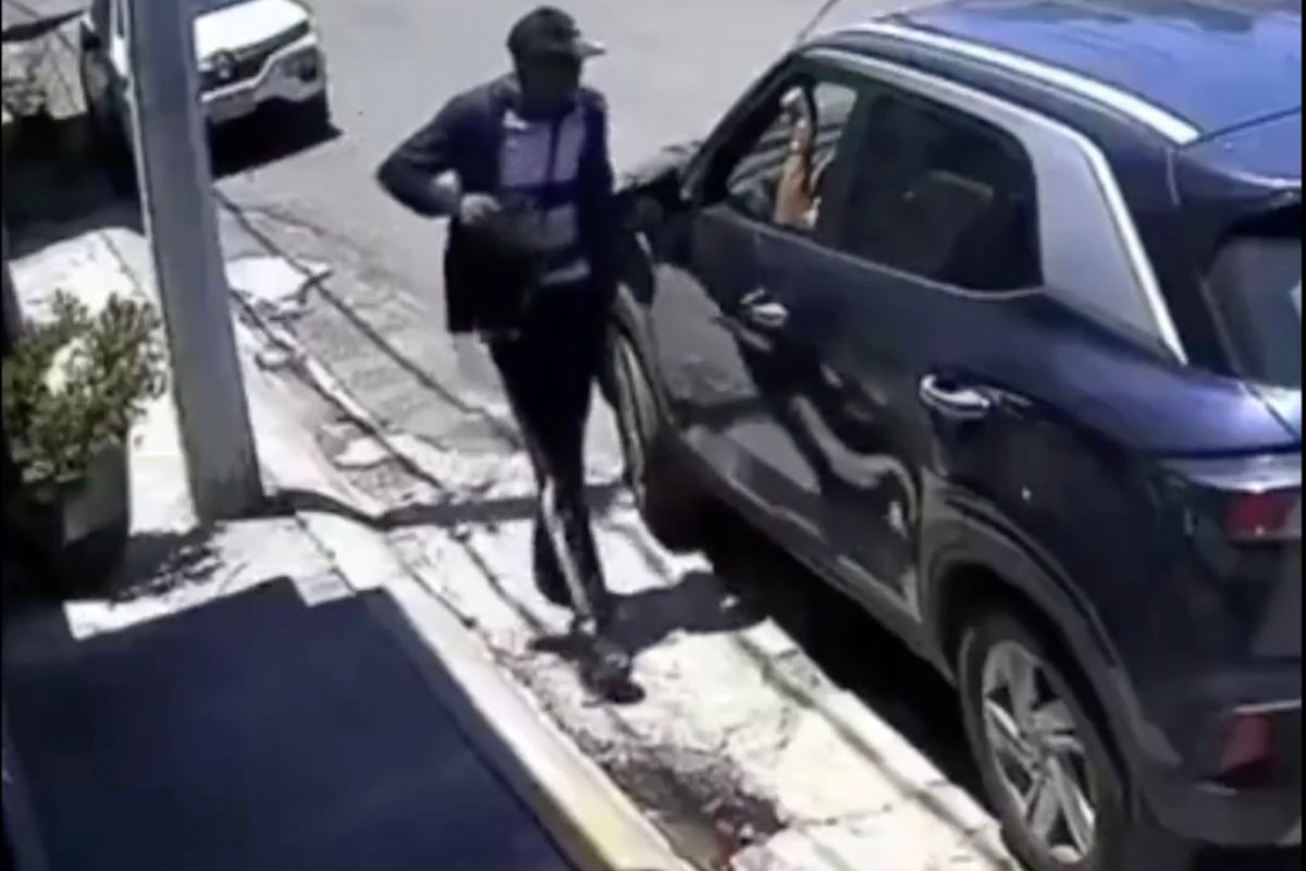 Ladrón se dispara solo tras intentar escapar de su víctima en Edomex