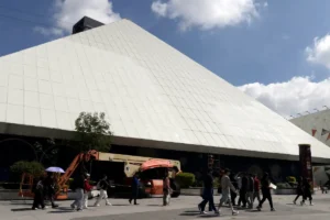Planetario de Puebla ofrece acceso con descuento por la Feria