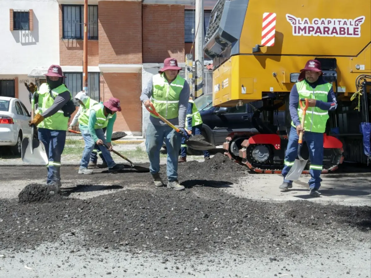 Supervisa Pepe Chedraui intervención del Tren Capitalino de Pavimentación en la colonia Vicente Guerrero