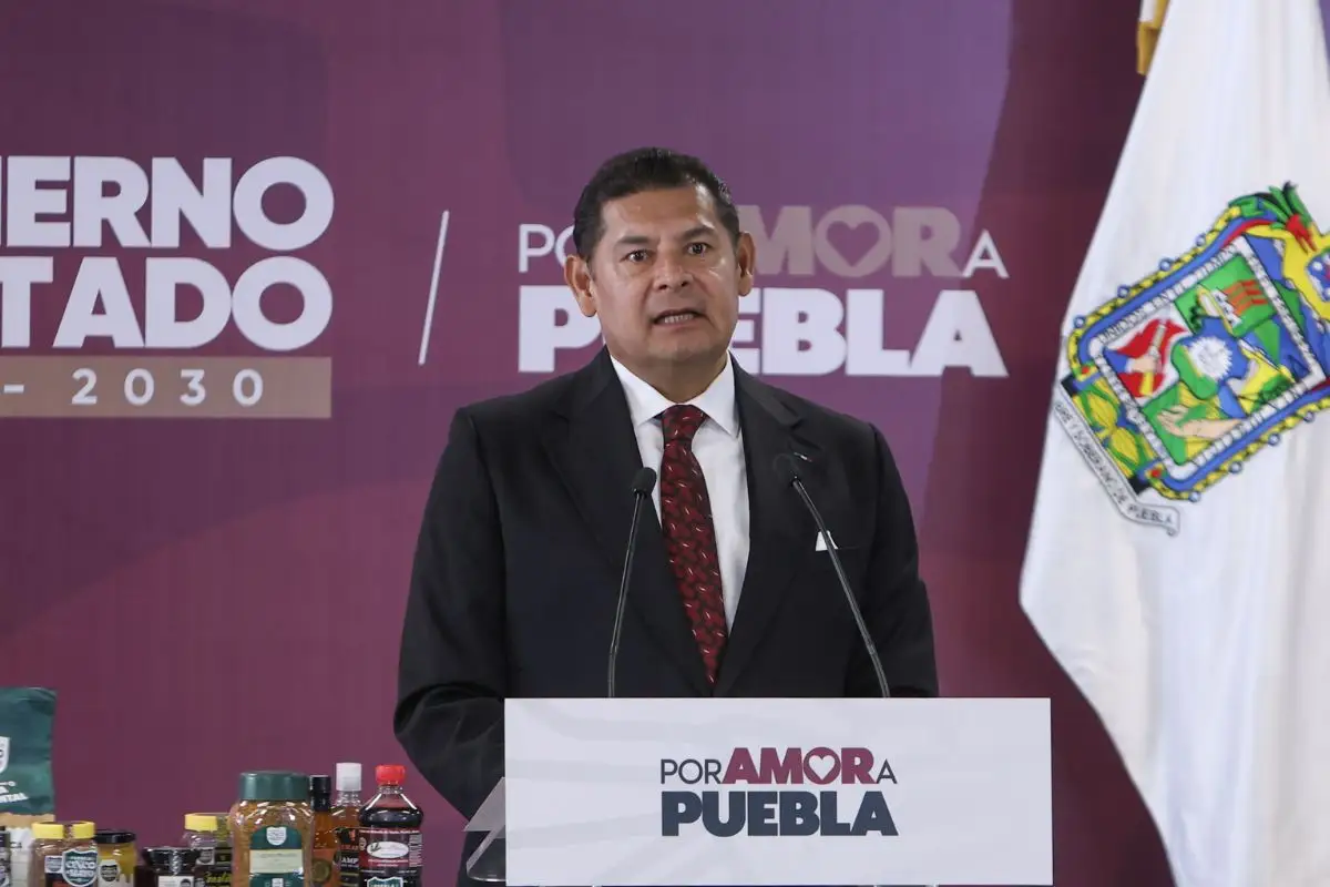 “No uso el helicóptero para ir a jugar golf”, aclara Armenta