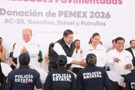 Pemex premia recuperación de hidrocarburos en Puebla con cuarta entrega de pétreos