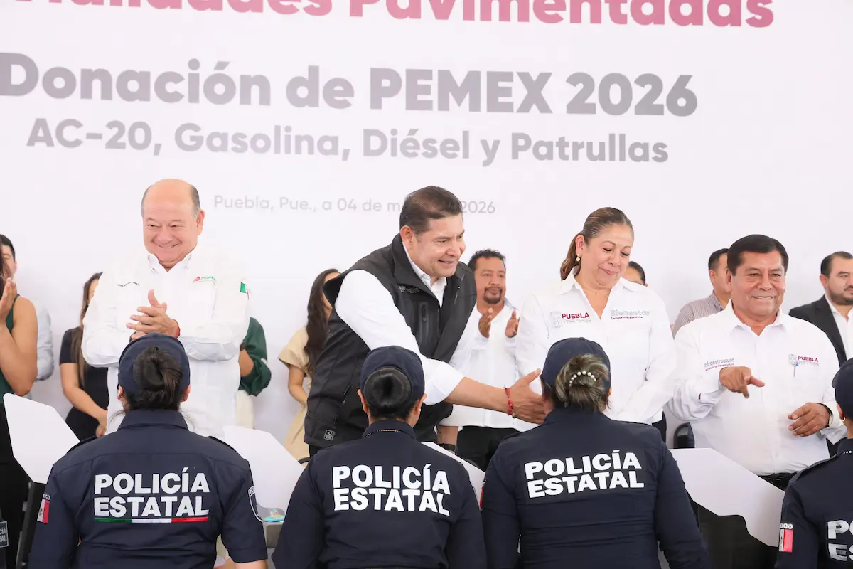 Pemex premia recuperación de hidrocarburos en Puebla con cuarta entrega de pétreos