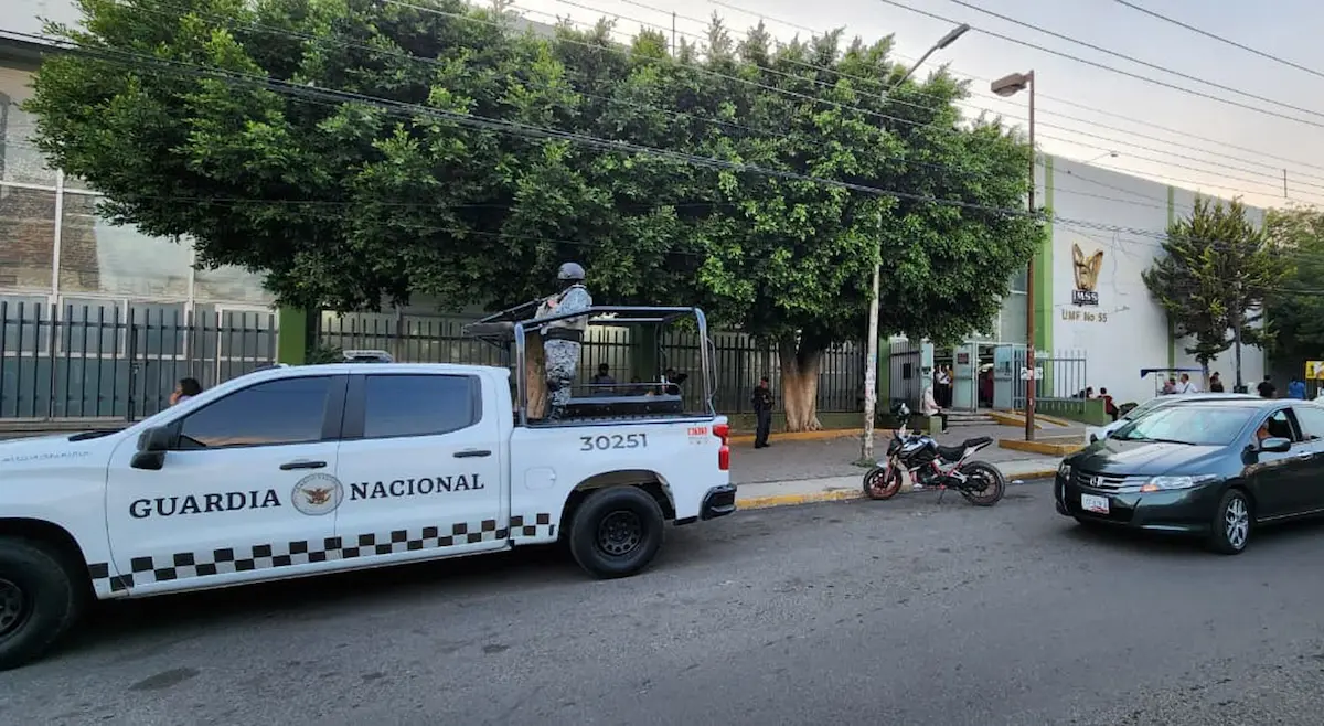 Intento de asalto afuera del IMSS de Amalucan deja una persona herida