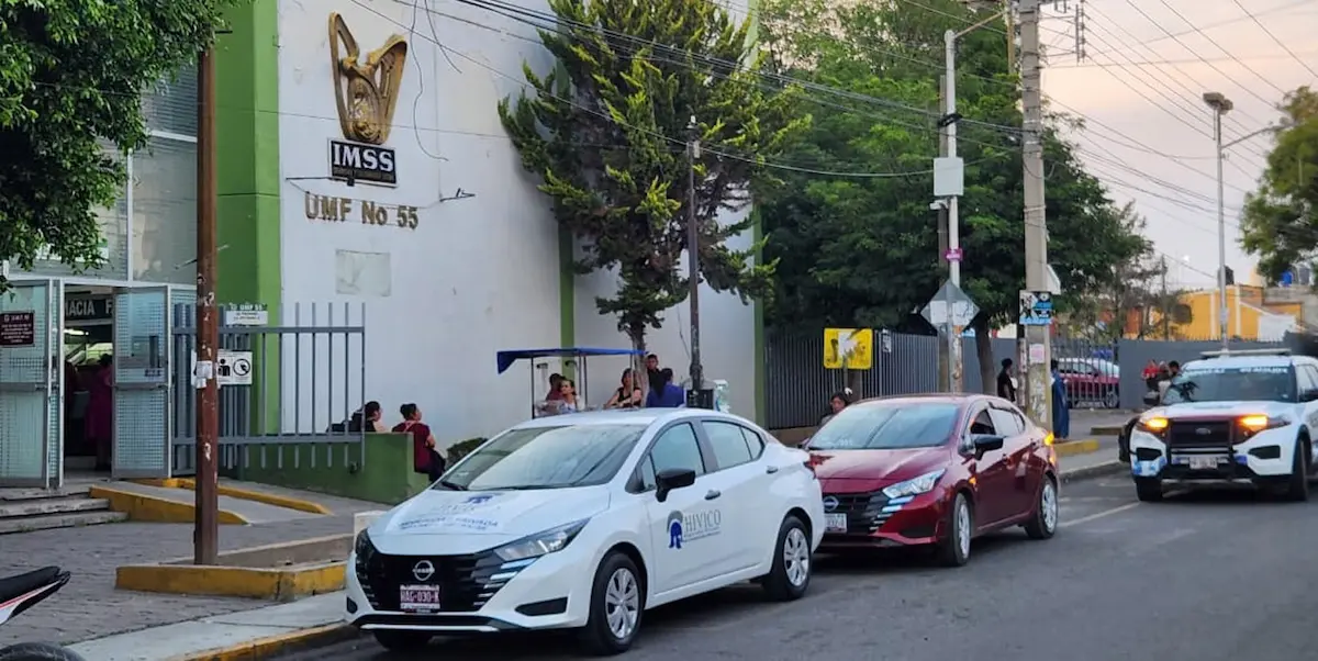 Intento de asalto afuera del IMSS de Amalucan deja una persona herida
