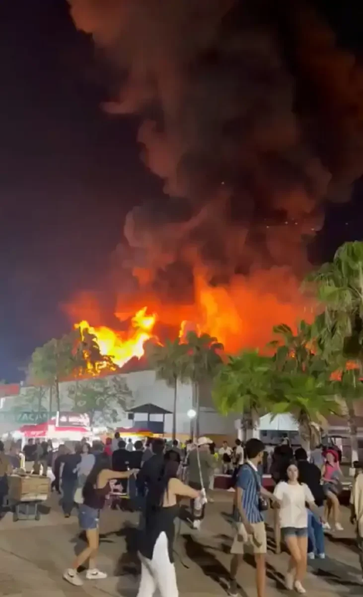 (VIDEO) Incendio en Feria de Tabasco 2026 deja cinco muertos