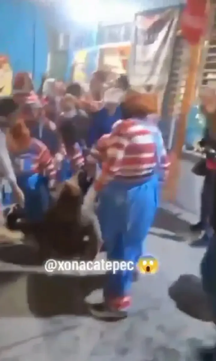 Se desata pelea entre Chuckys en Puebla durante carnaval