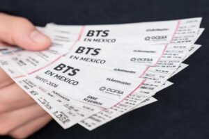 Detienen a revendedores de boletos de BTS en México