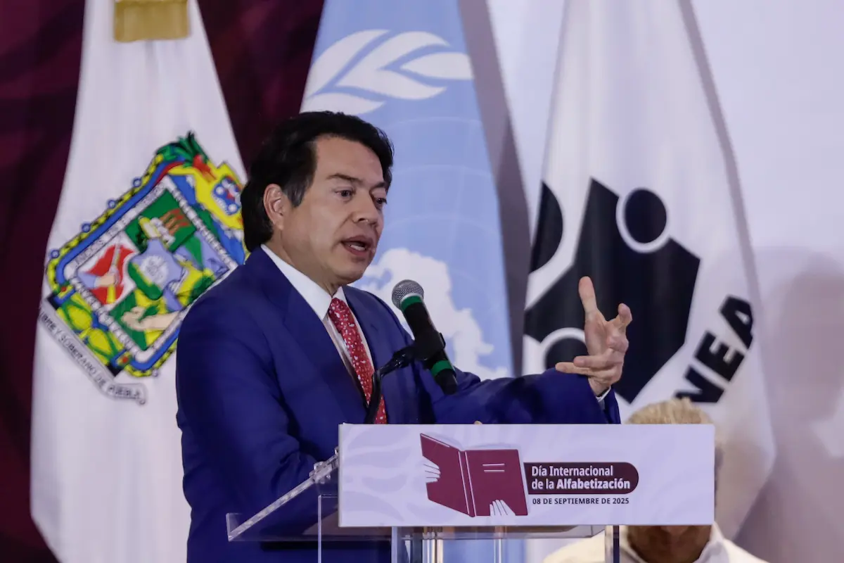 Mario Delgado contradice a Sheinbaum e insiste en adelantar el fin del ciclo escolar