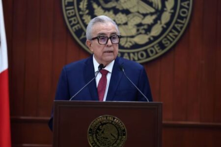 Balean la casa de Rubén Rocha Moya, gobernador con licencia de Sinaloa