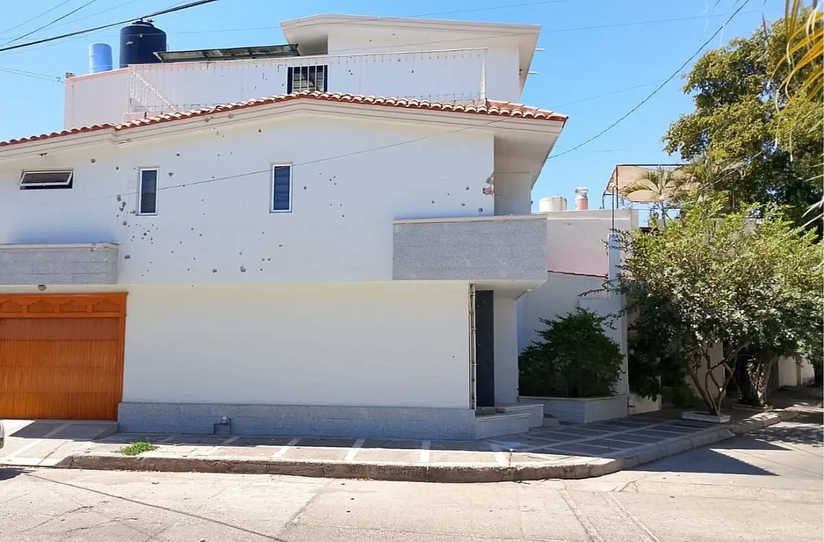 Balean la casa de Rubén Rocha Moya, gobernador con licencia de Sinaloa 